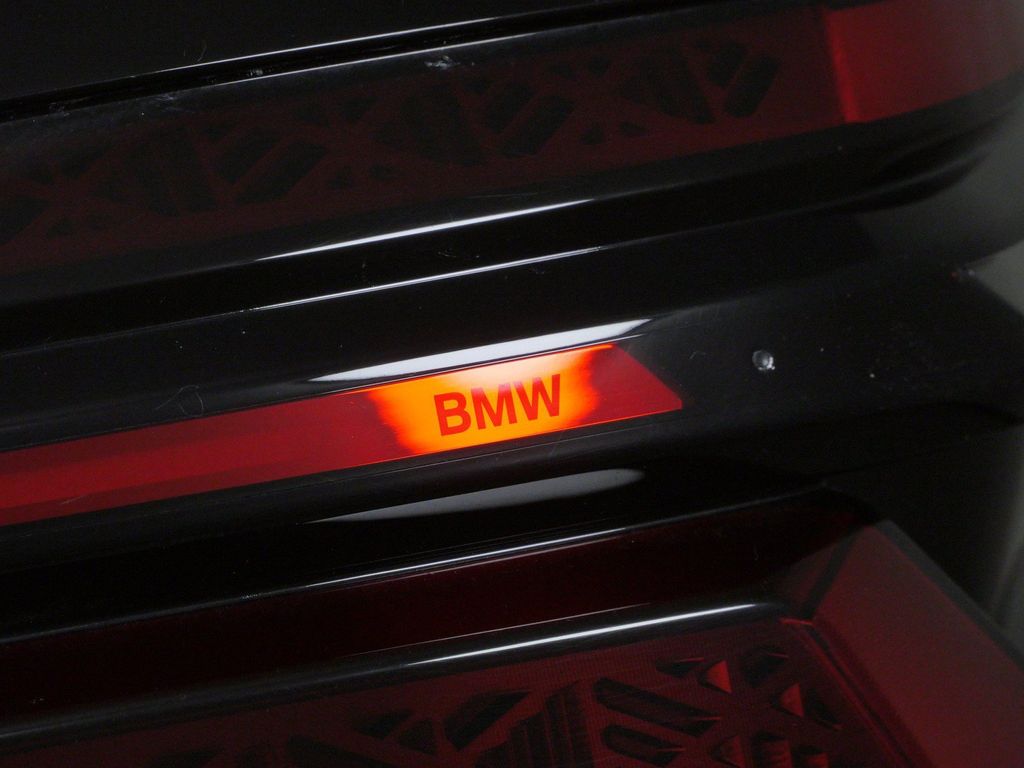 Thumbnail: 2026 BMW X7 - 12