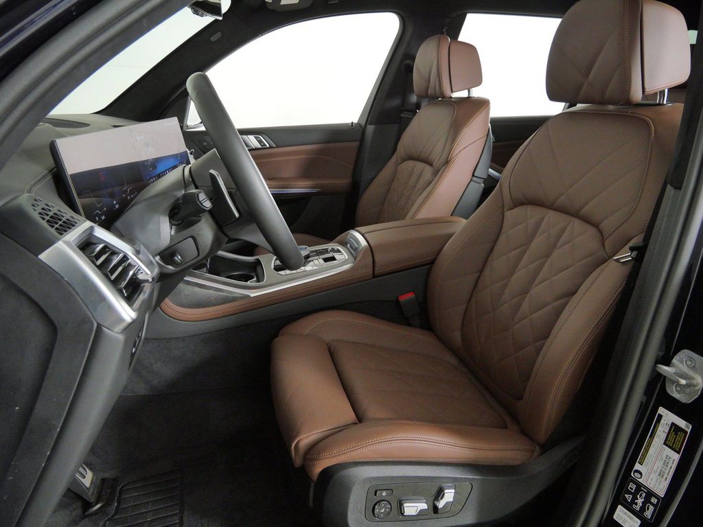 Thumbnail: 2026 BMW X7 - 42