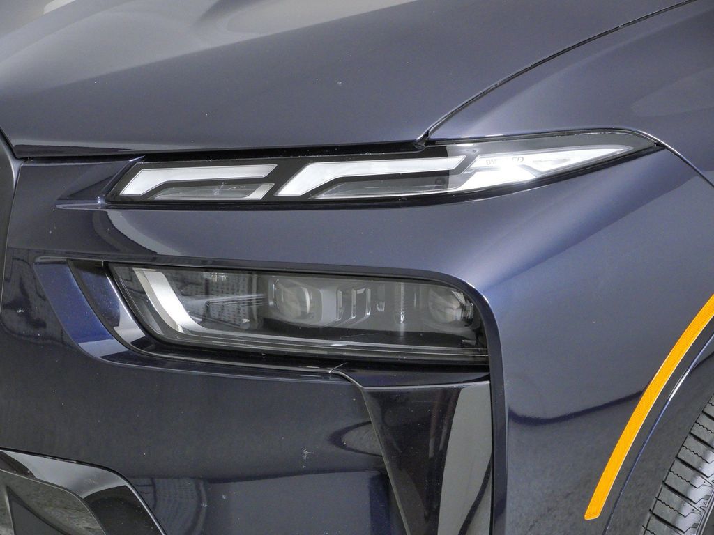 Thumbnail: 2026 BMW X7 - 17