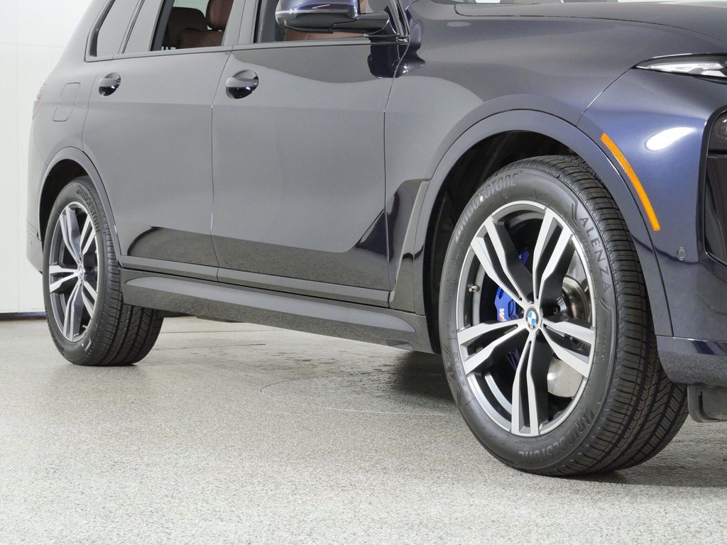 Thumbnail: 2026 BMW X7 - 8