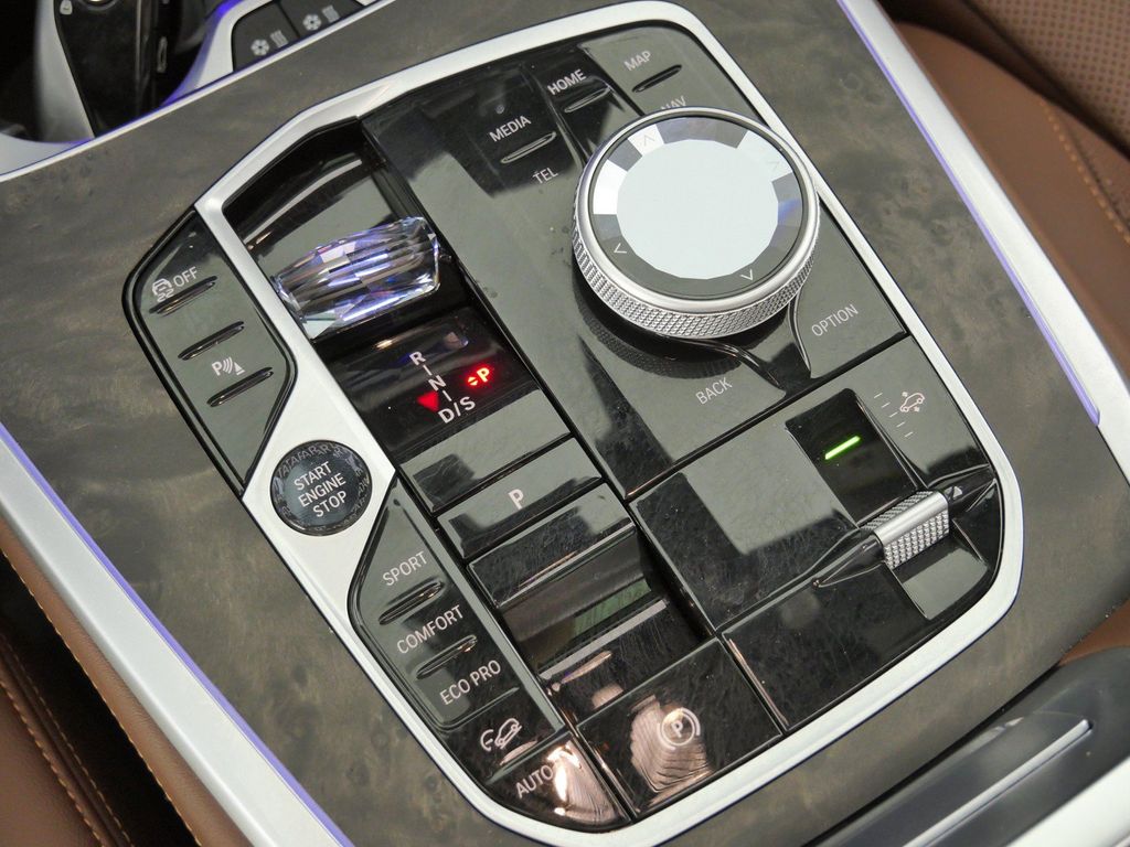 Thumbnail: 2026 BMW X7 - 52