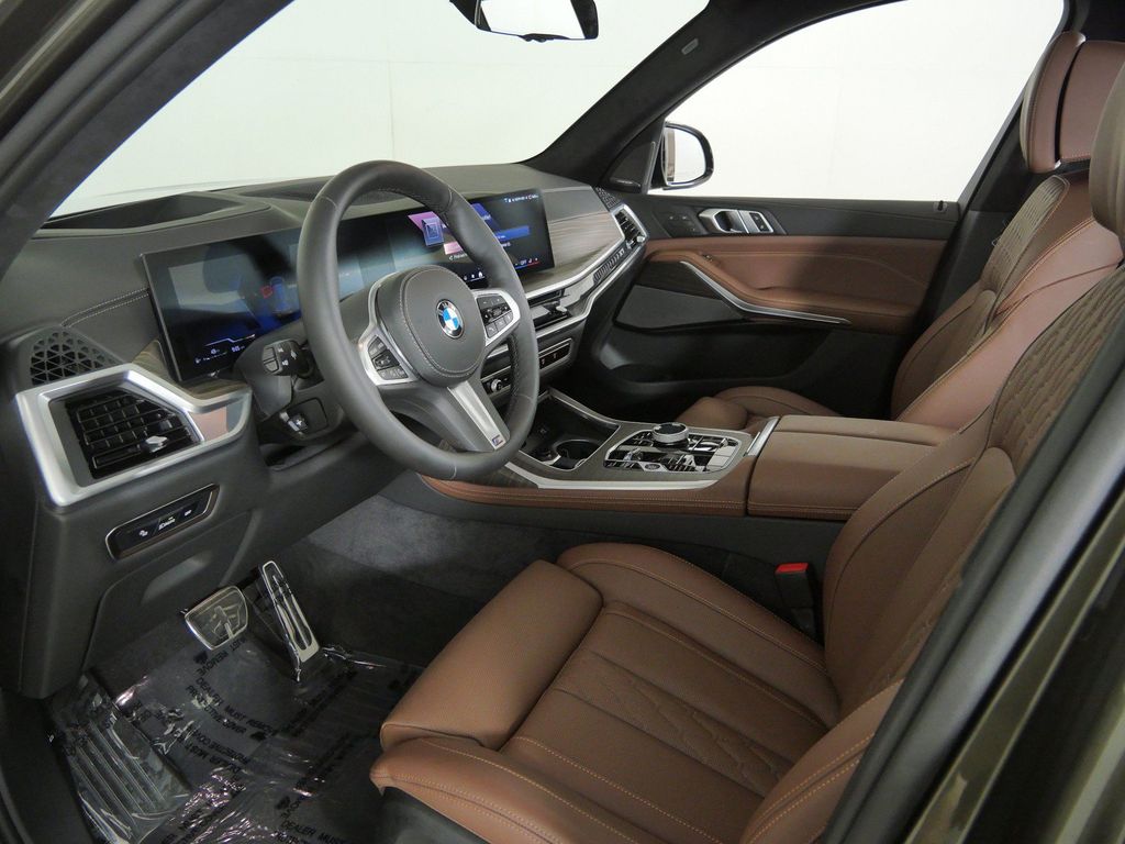 Thumbnail: 2026 BMW X7 - 43
