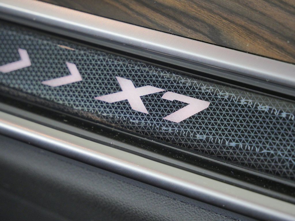 Thumbnail: 2026 BMW X7 - 33