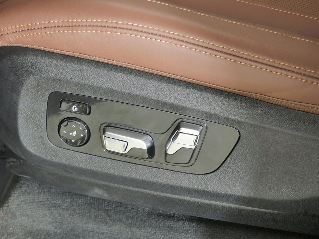 Thumbnail: 2026 BMW X7 - 47