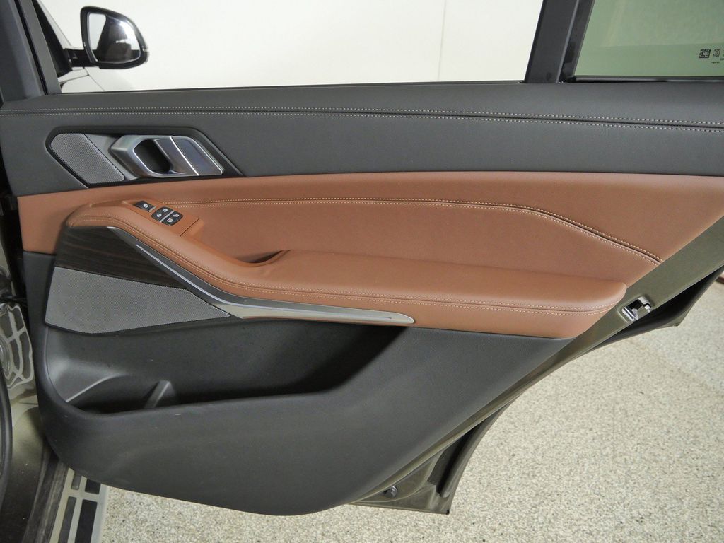 Thumbnail: 2026 BMW X7 - 34