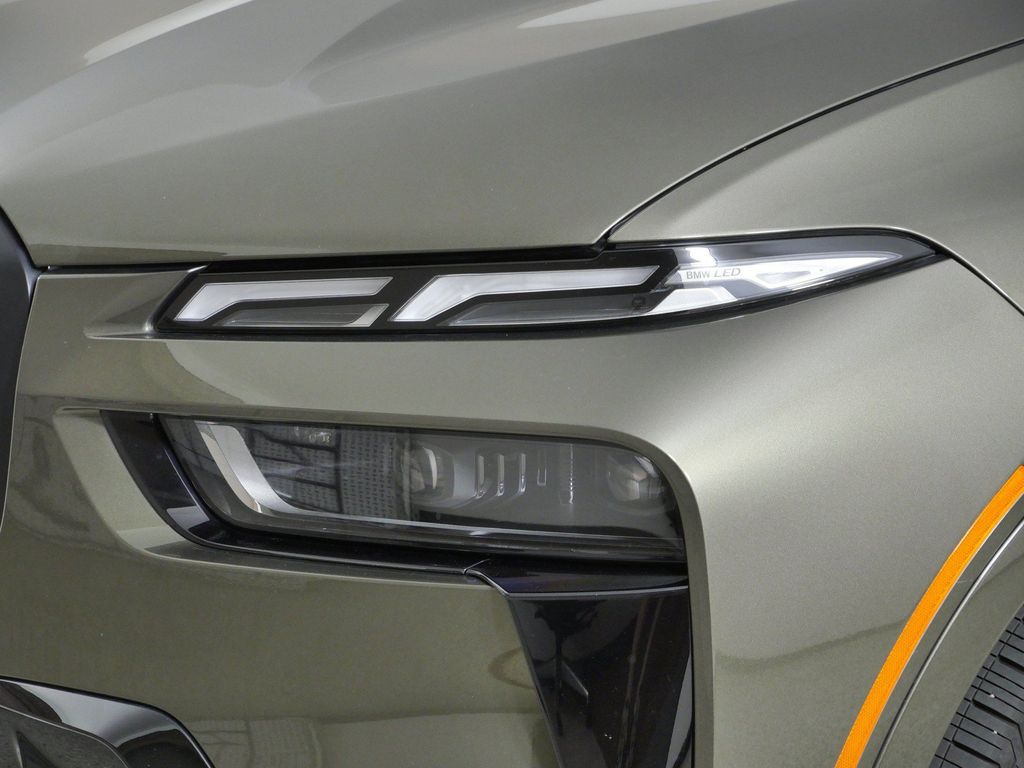 Thumbnail: 2026 BMW X7 - 18