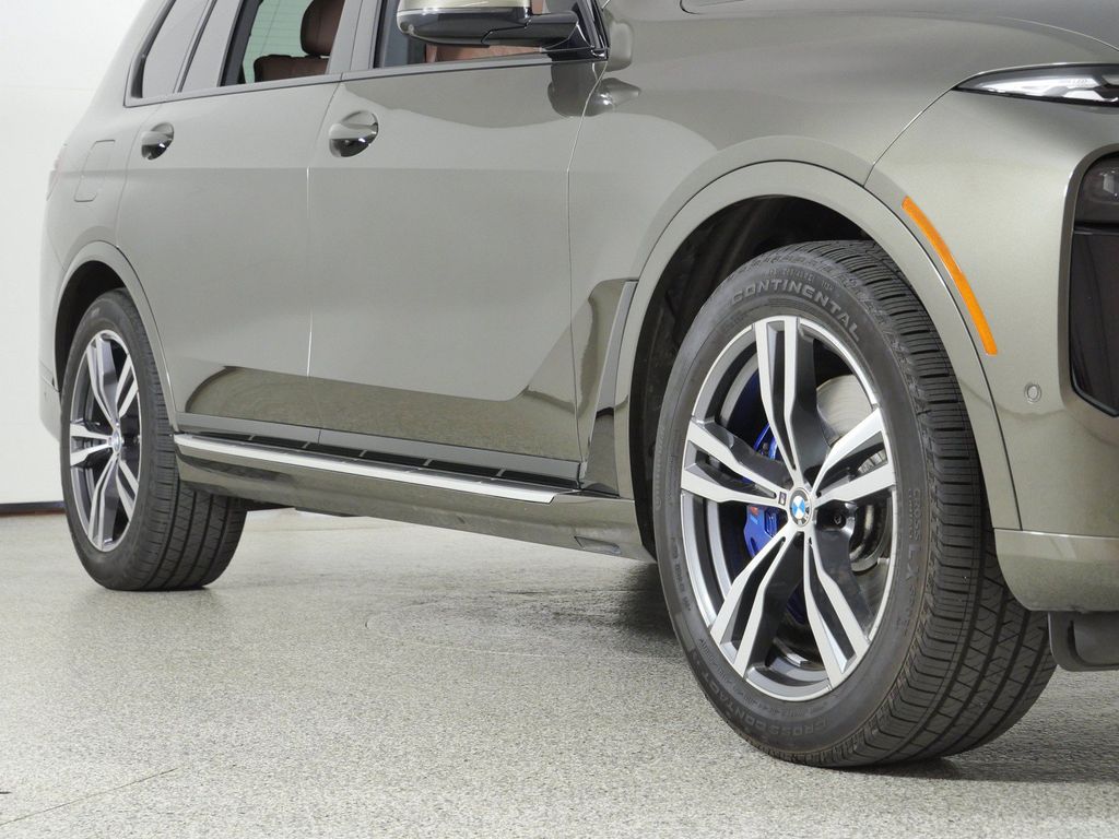 Thumbnail: 2026 BMW X7 - 8