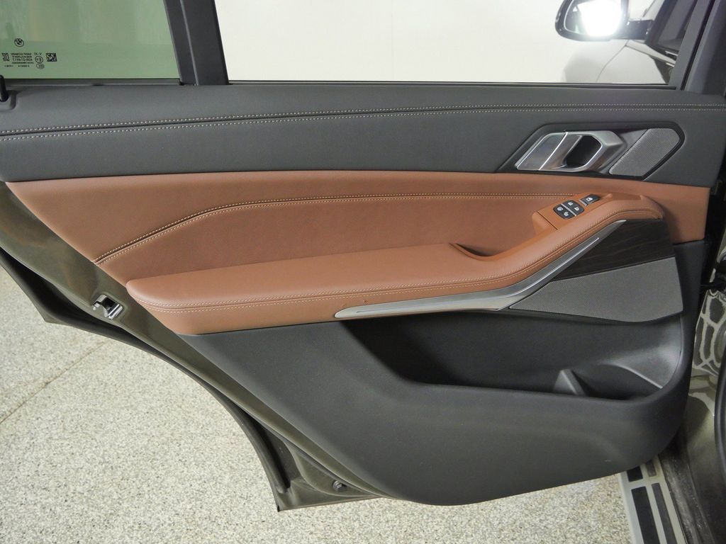 Thumbnail: 2026 BMW X7 - 39