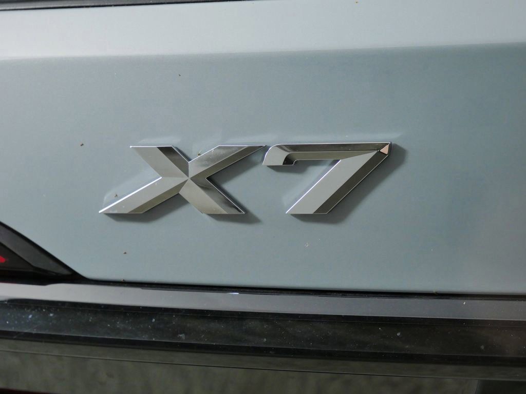 Thumbnail: 2026 BMW X7 - 23