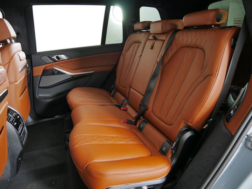 Thumbnail: 2026 BMW X7 - 34