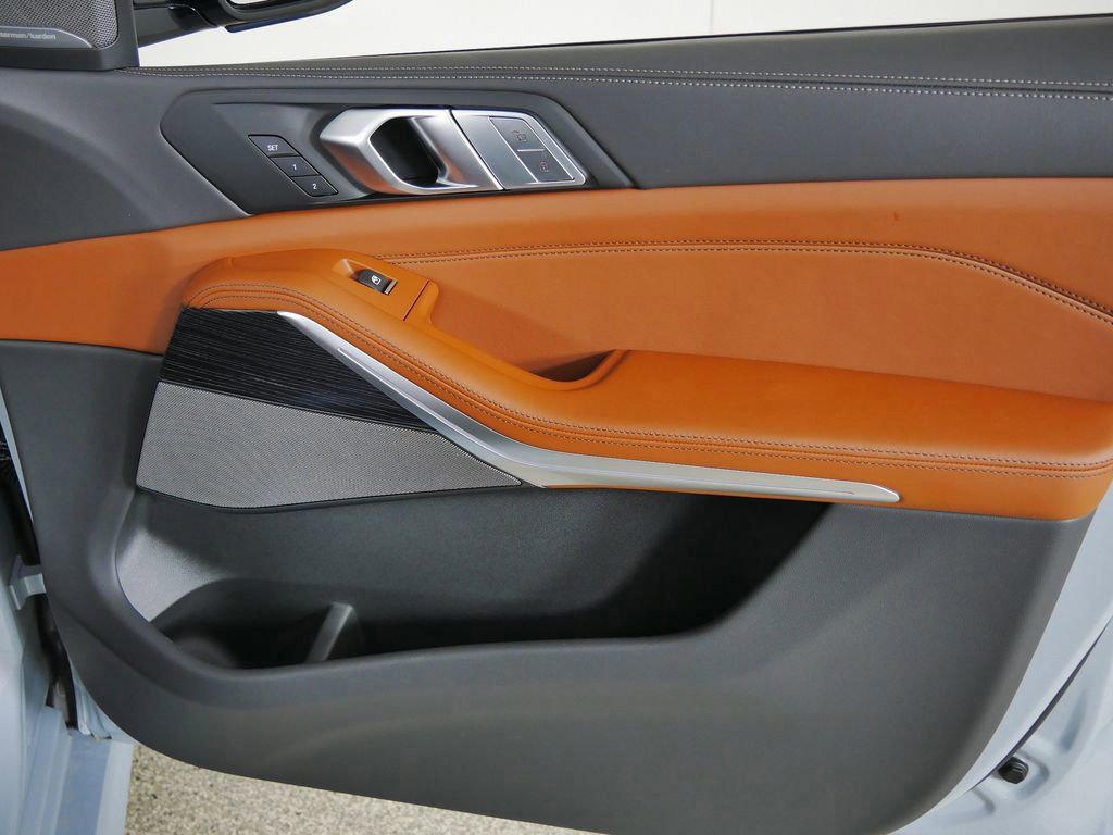 Thumbnail: 2026 BMW X7 - 27