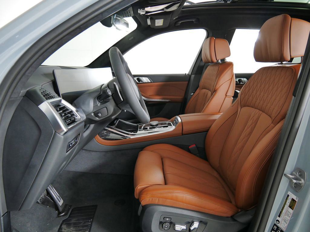 Thumbnail: 2026 BMW X7 - 36