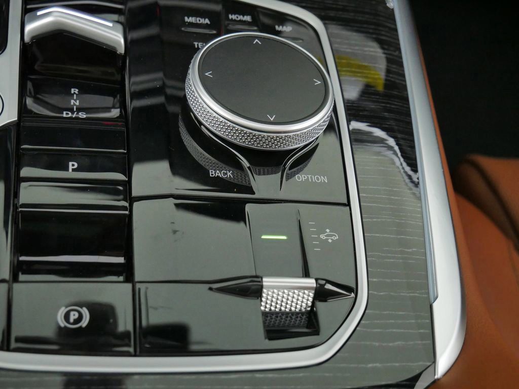 Thumbnail: 2026 BMW X7 - 45