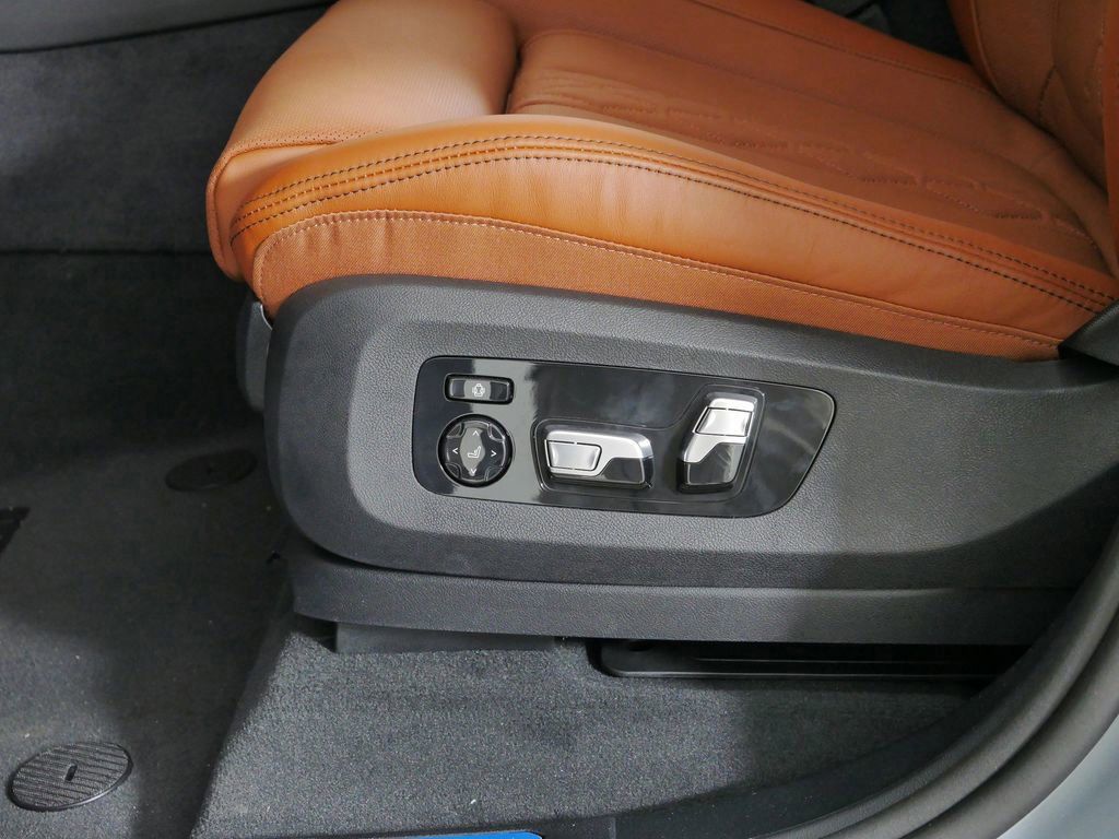 Thumbnail: 2026 BMW X7 - 39