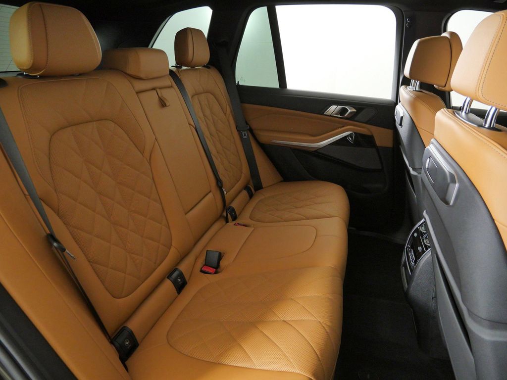 Thumbnail: 2024 BMW X5 - 32
