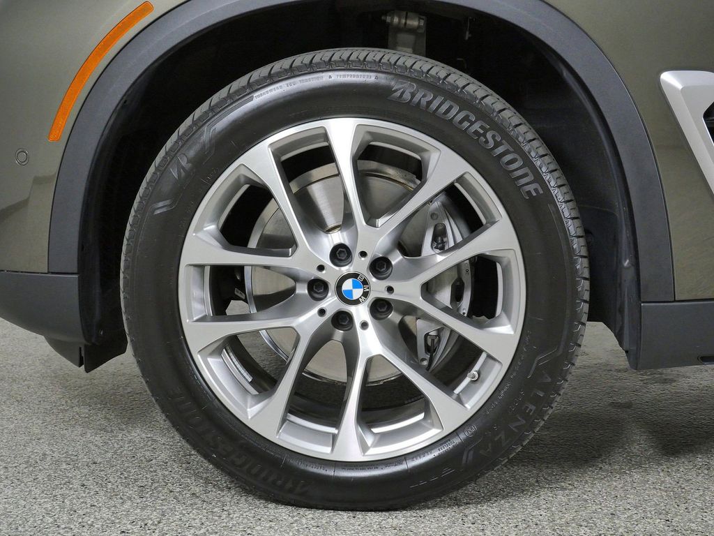 Thumbnail: 2024 BMW X5 - 24