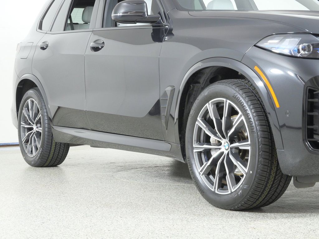 Thumbnail: 2025 BMW X5 - 8
