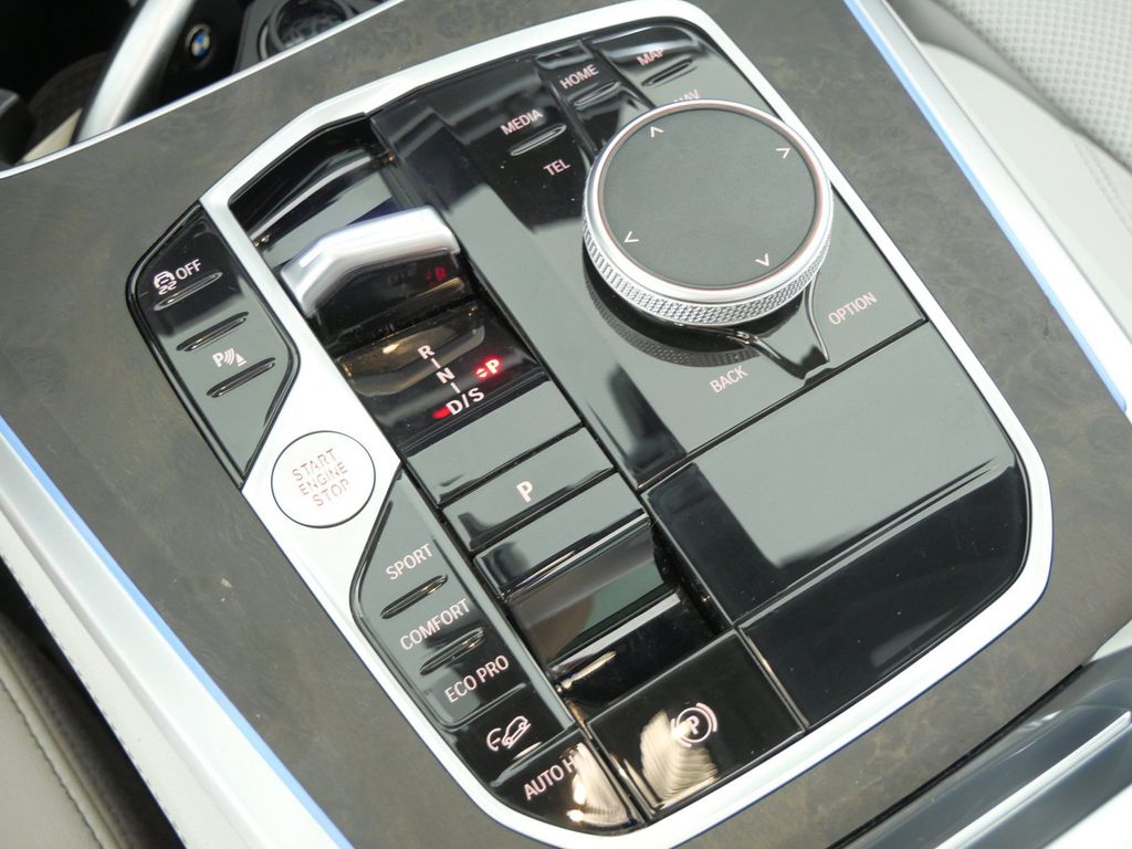 Thumbnail: 2025 BMW X5 - 13