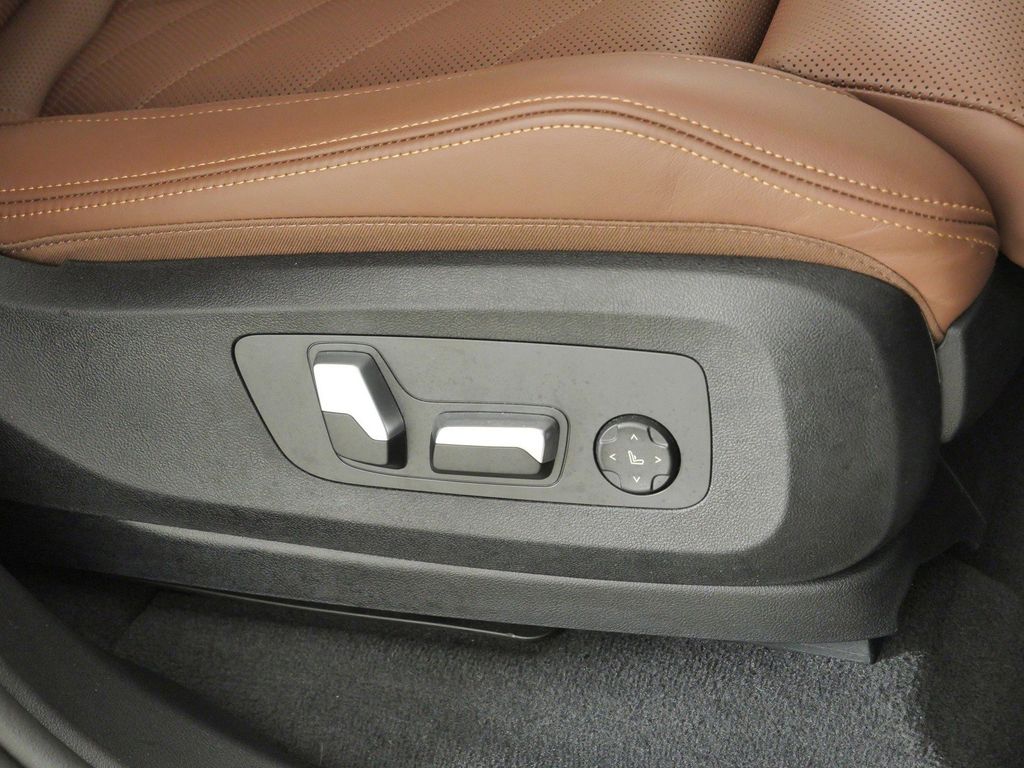 Thumbnail: 2026 BMW X5 - 28
