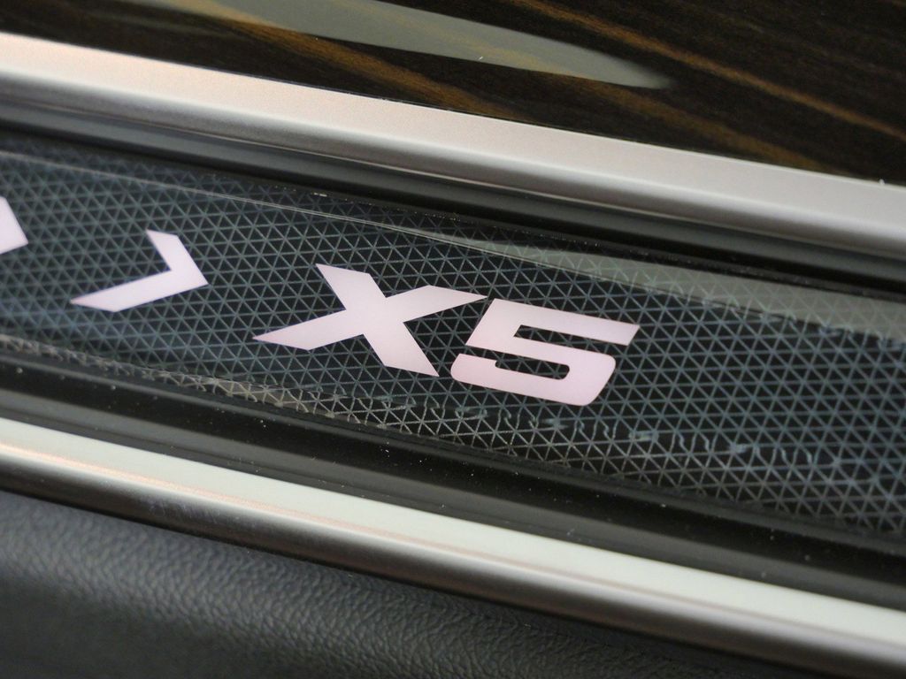 Thumbnail: 2026 BMW X5 - 30