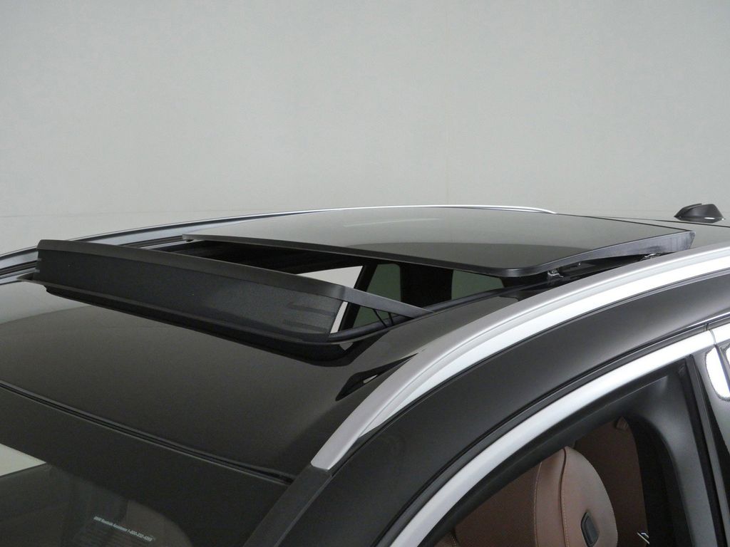 Thumbnail: 2026 BMW X5 - 25