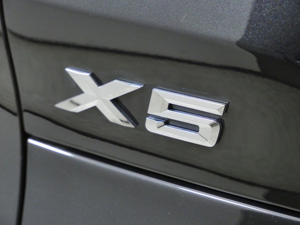 Thumbnail: 2026 BMW X5 - 23