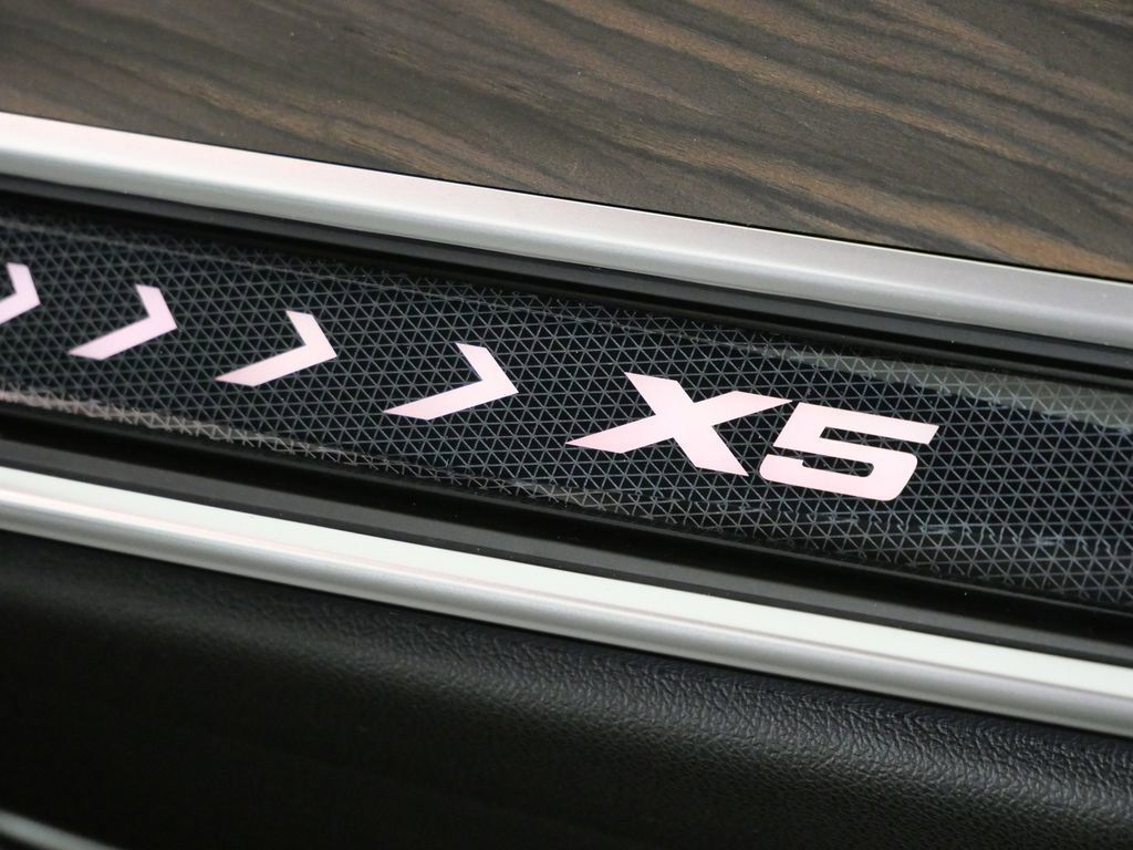 Thumbnail: 2026 BMW X5 - 29