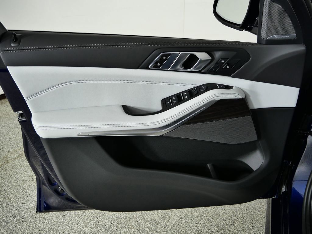 Thumbnail: 2026 BMW X5 - 37