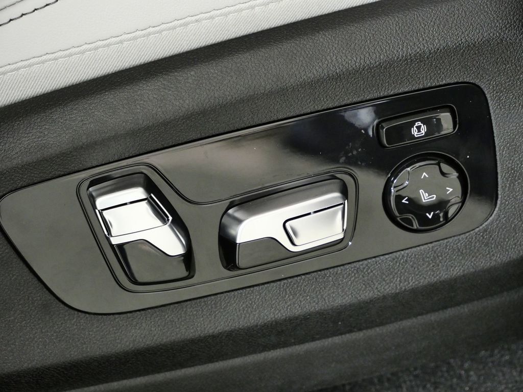 Thumbnail: 2026 BMW X5 - 27