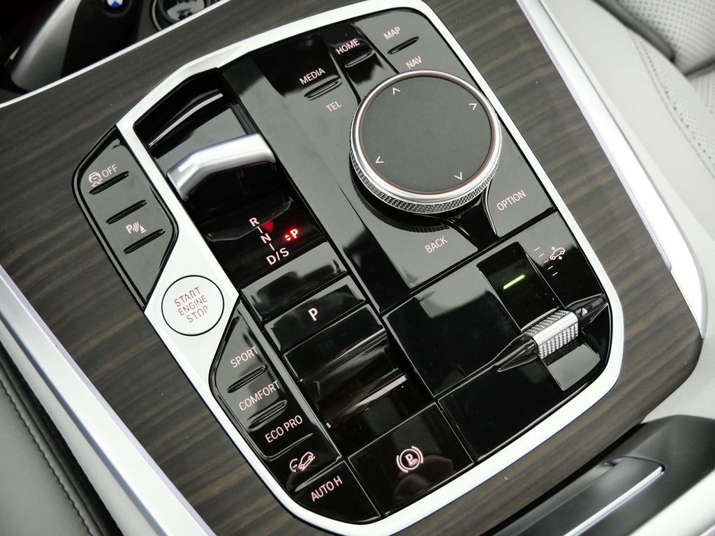 Thumbnail: 2026 BMW X5 - 9