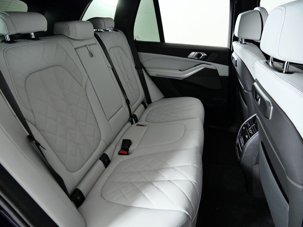 Thumbnail: 2026 BMW X5 - 31