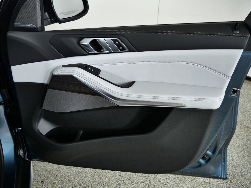 Thumbnail: 2026 BMW X5 - 28