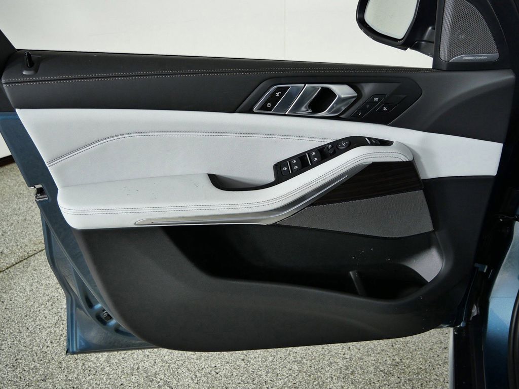 Thumbnail: 2026 BMW X5 - 39