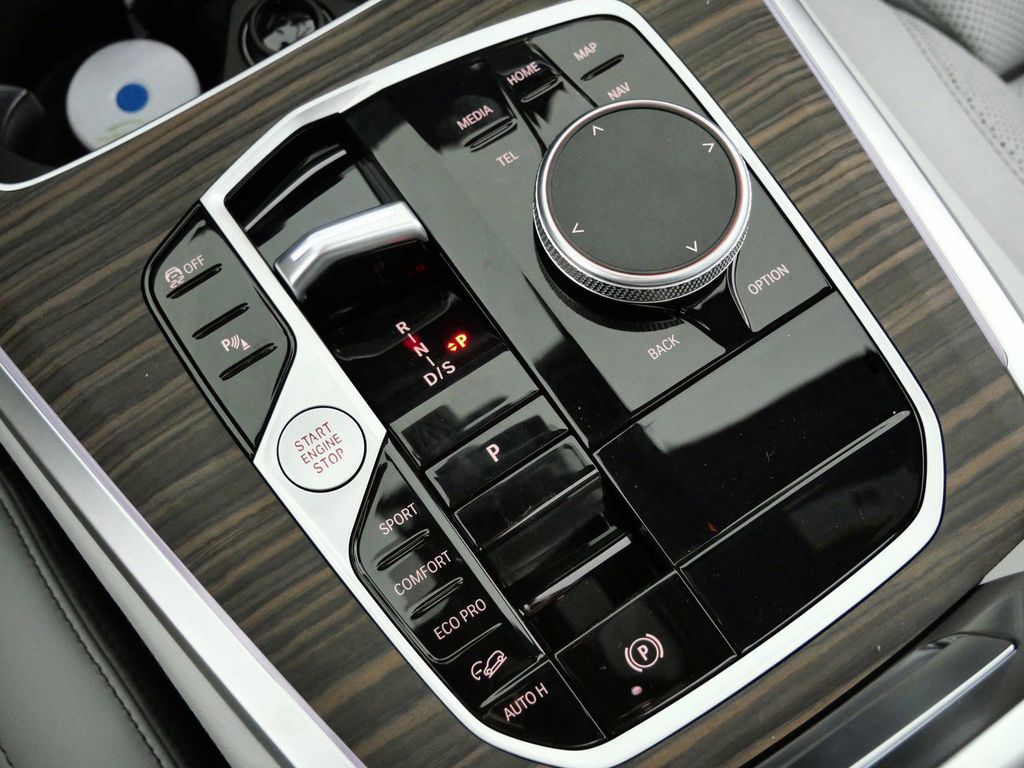 Thumbnail: 2026 BMW X5 - 13