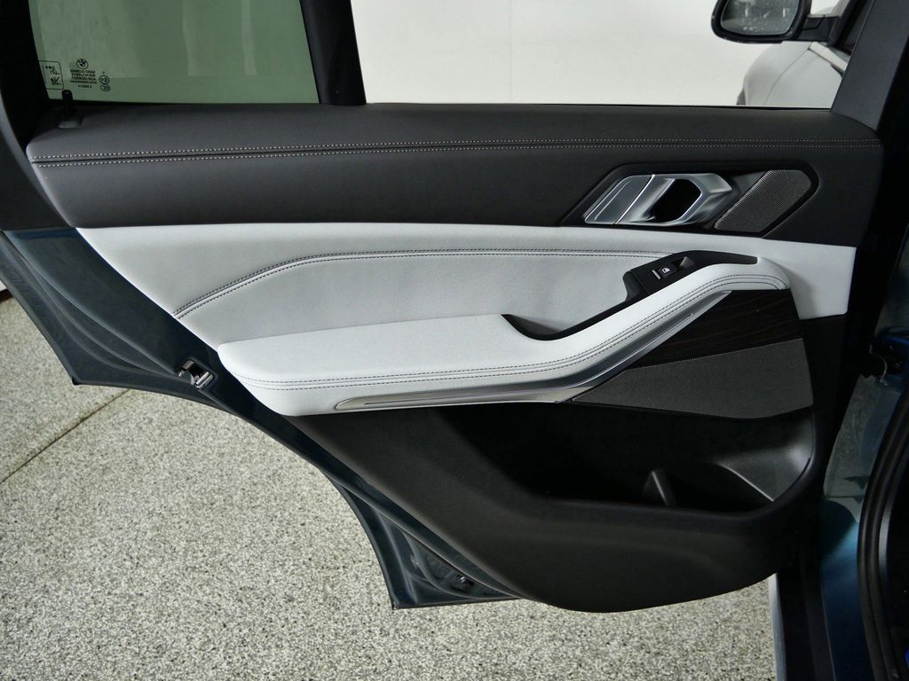 Thumbnail: 2026 BMW X5 - 36