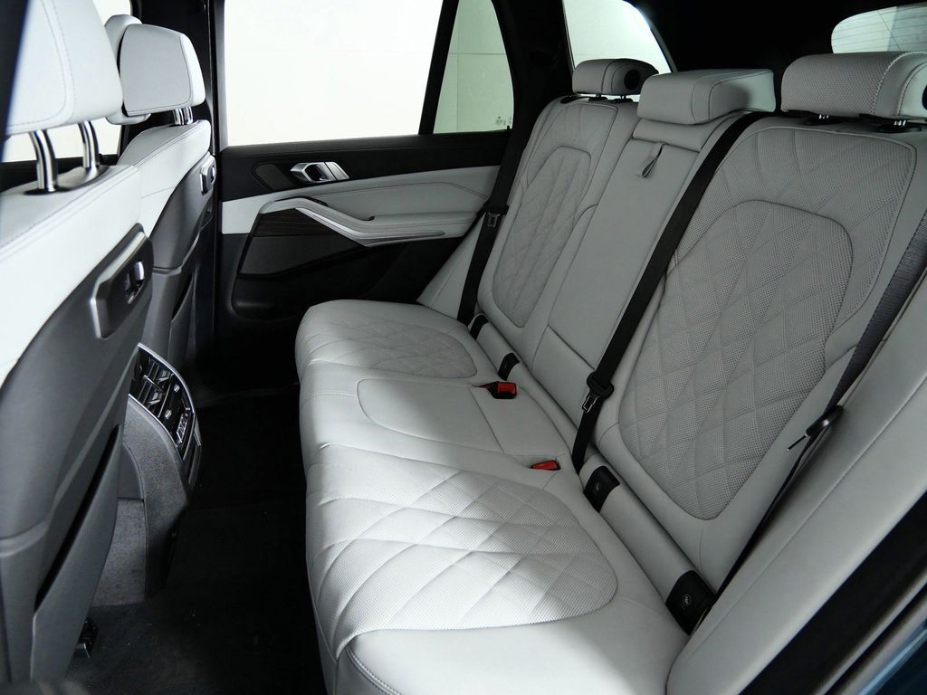 Thumbnail: 2026 BMW X5 - 38