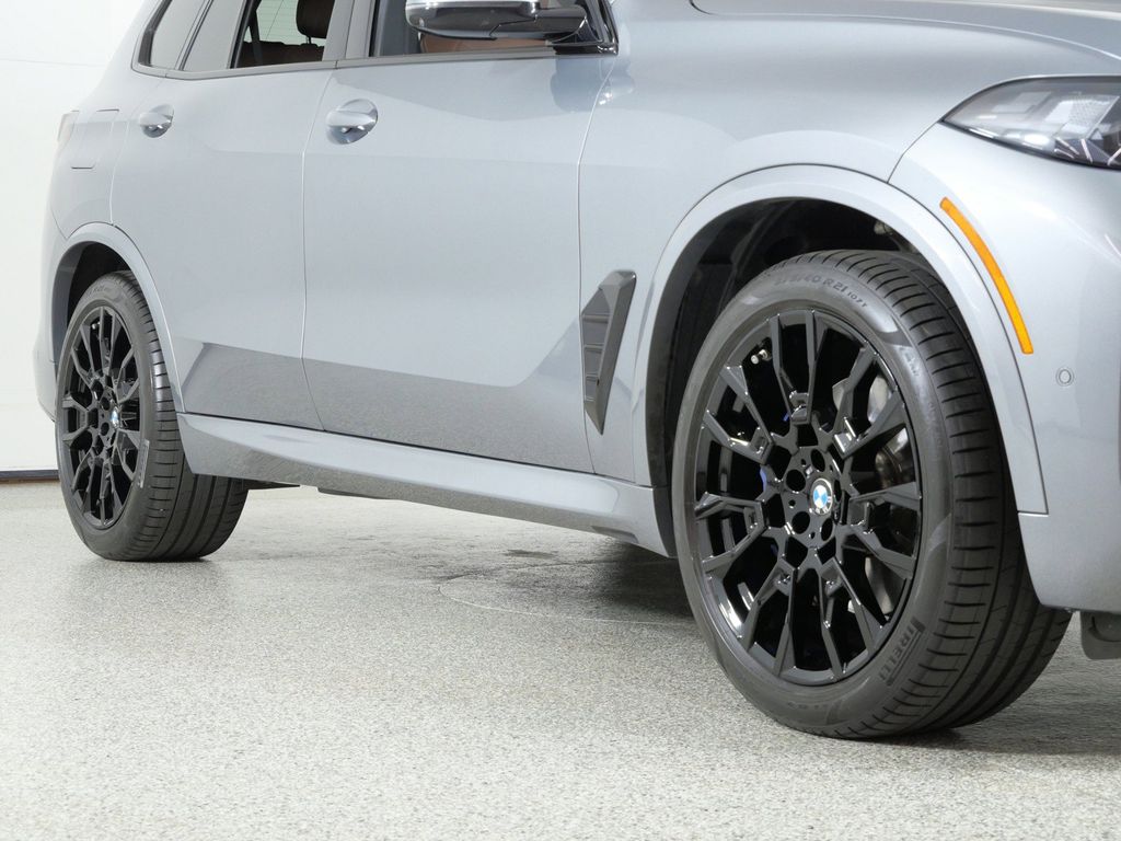 Thumbnail: 2024 BMW X5 - 8