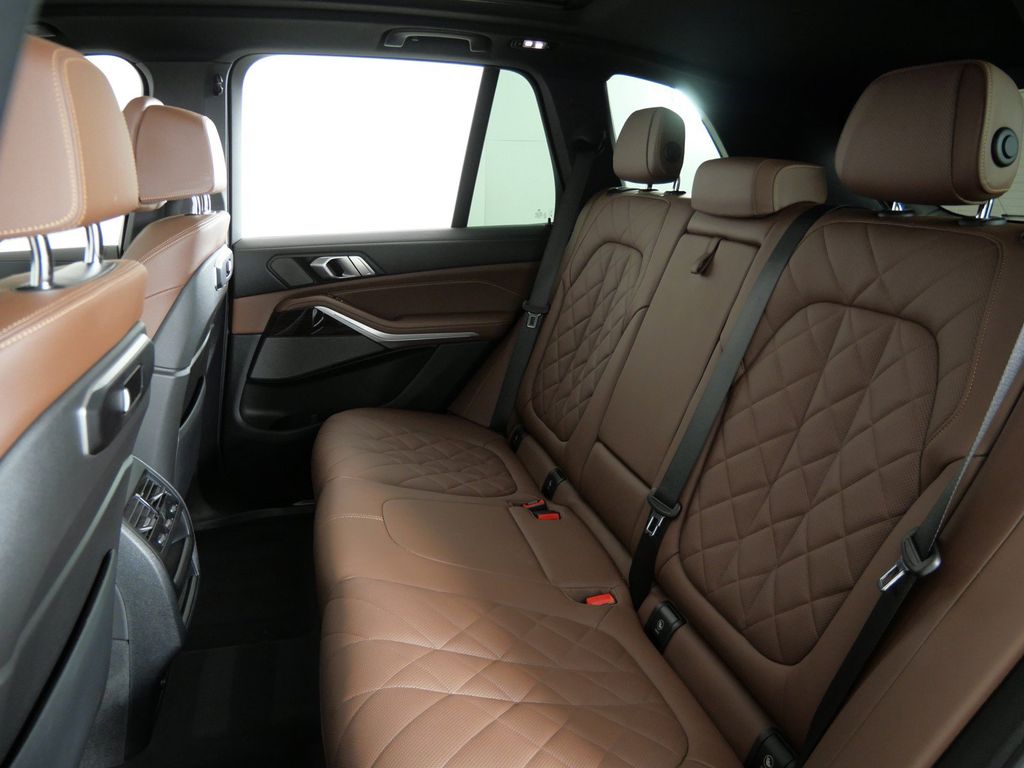 Thumbnail: 2024 BMW X5 - 38