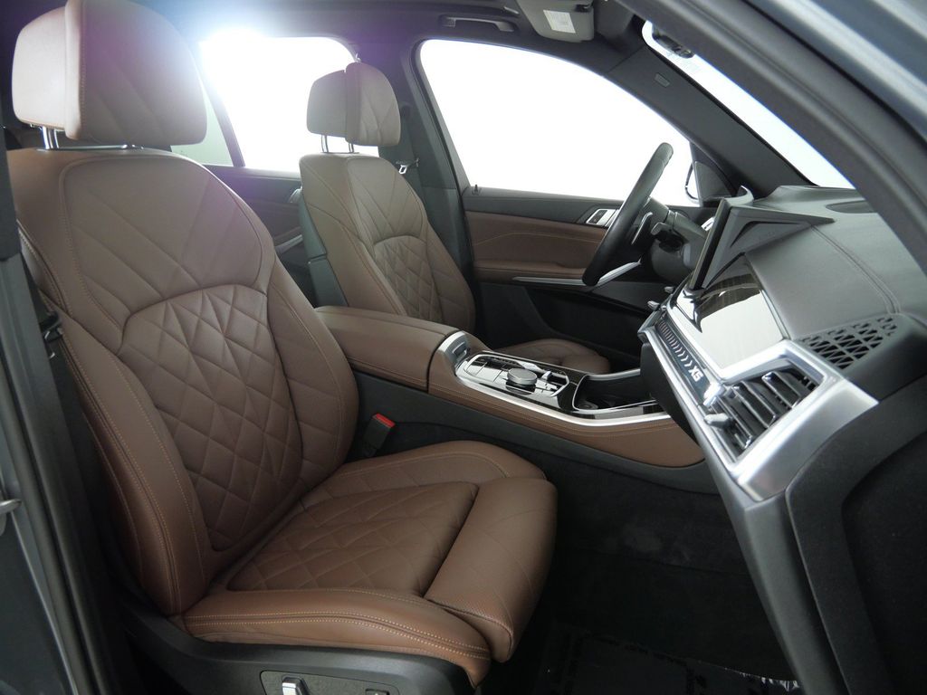 Thumbnail: 2024 BMW X5 - 10