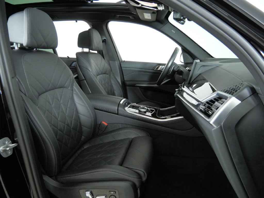 Thumbnail: 2024 BMW X5 - 11
