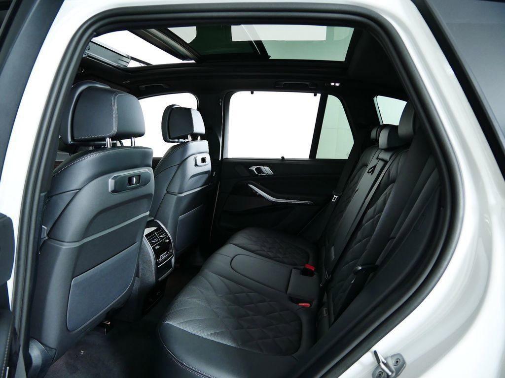 Thumbnail: 2026 BMW X5 - 33