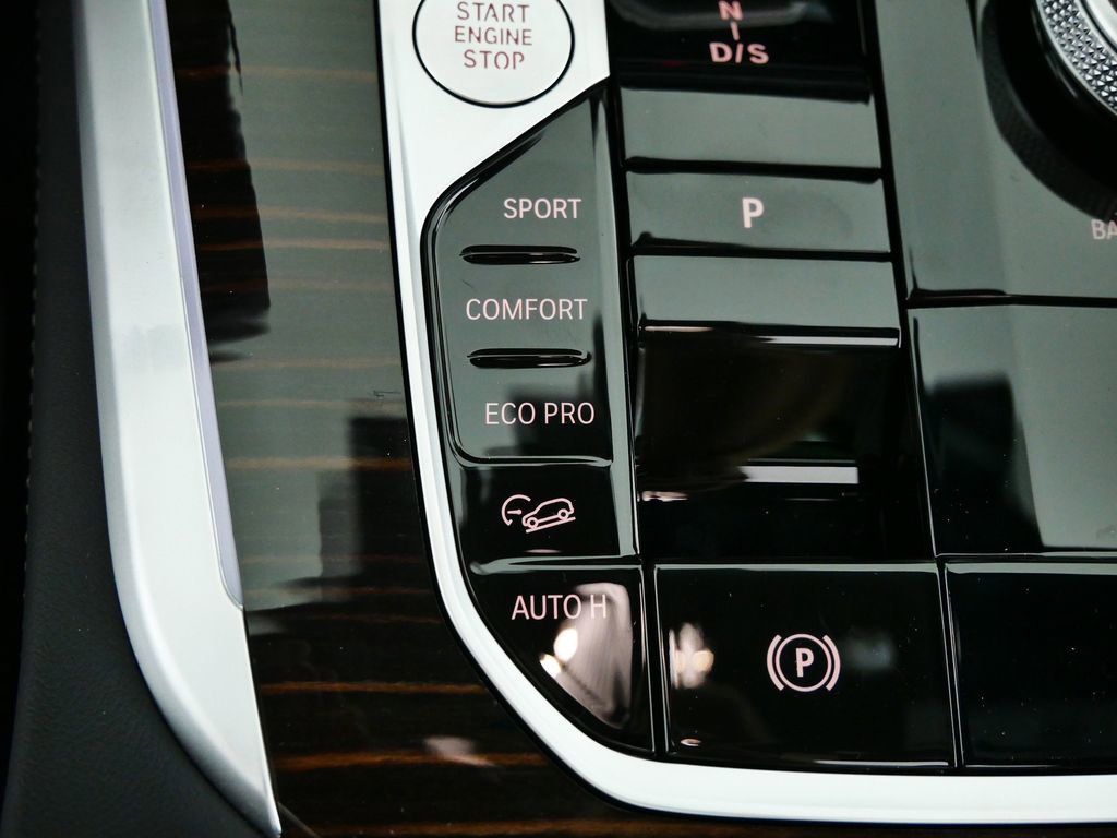 Thumbnail: 2026 BMW X5 - 13