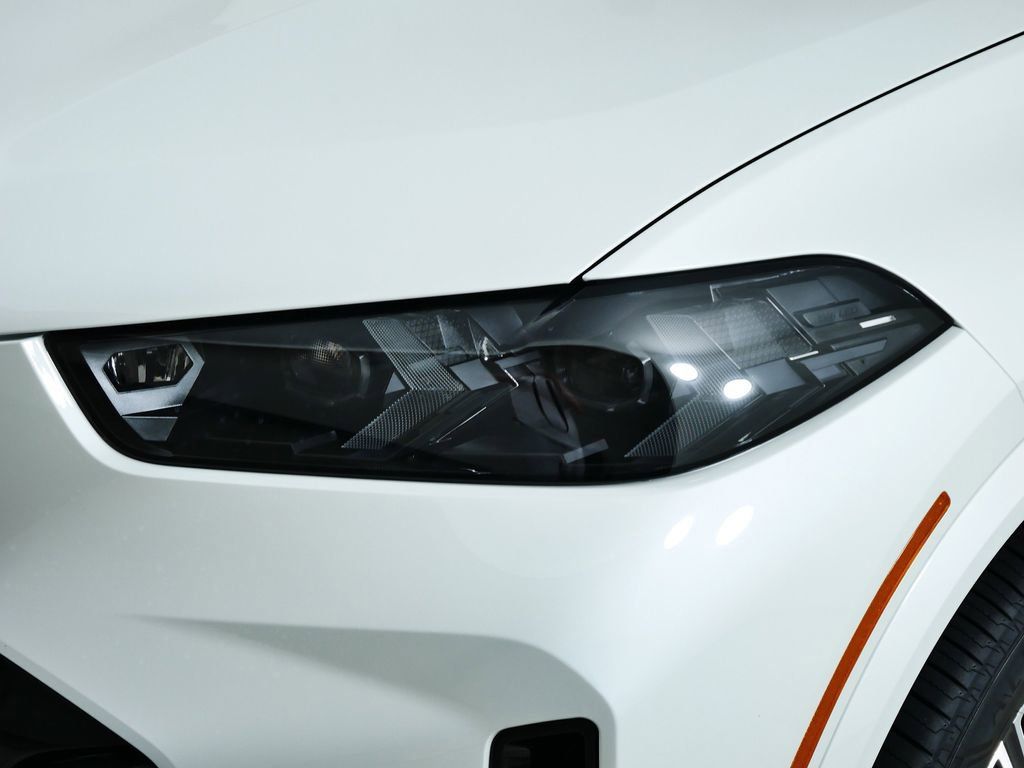 Thumbnail: 2026 BMW X5 - 25