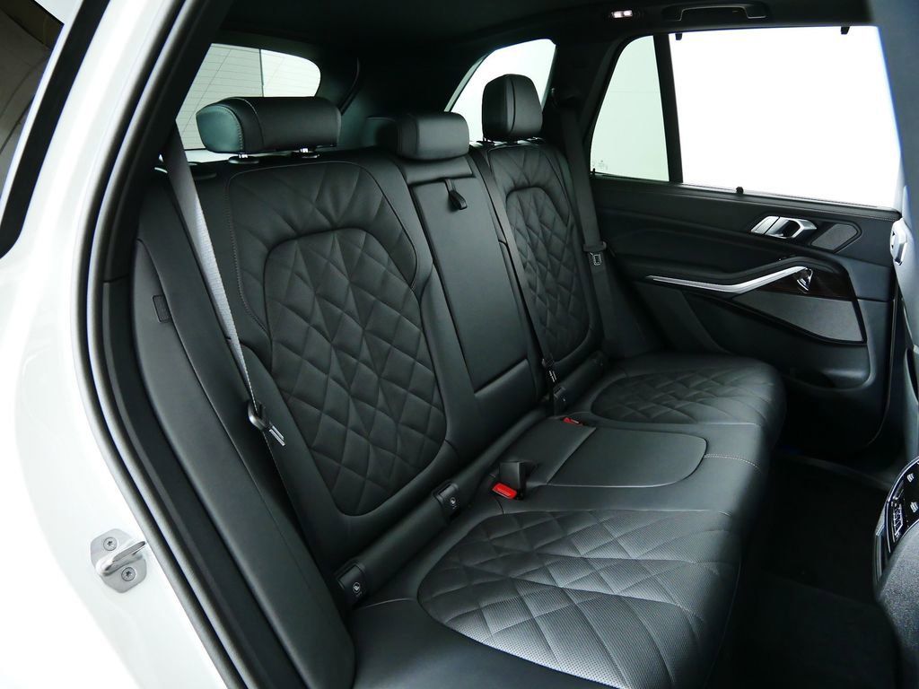 Thumbnail: 2026 BMW X5 - 30