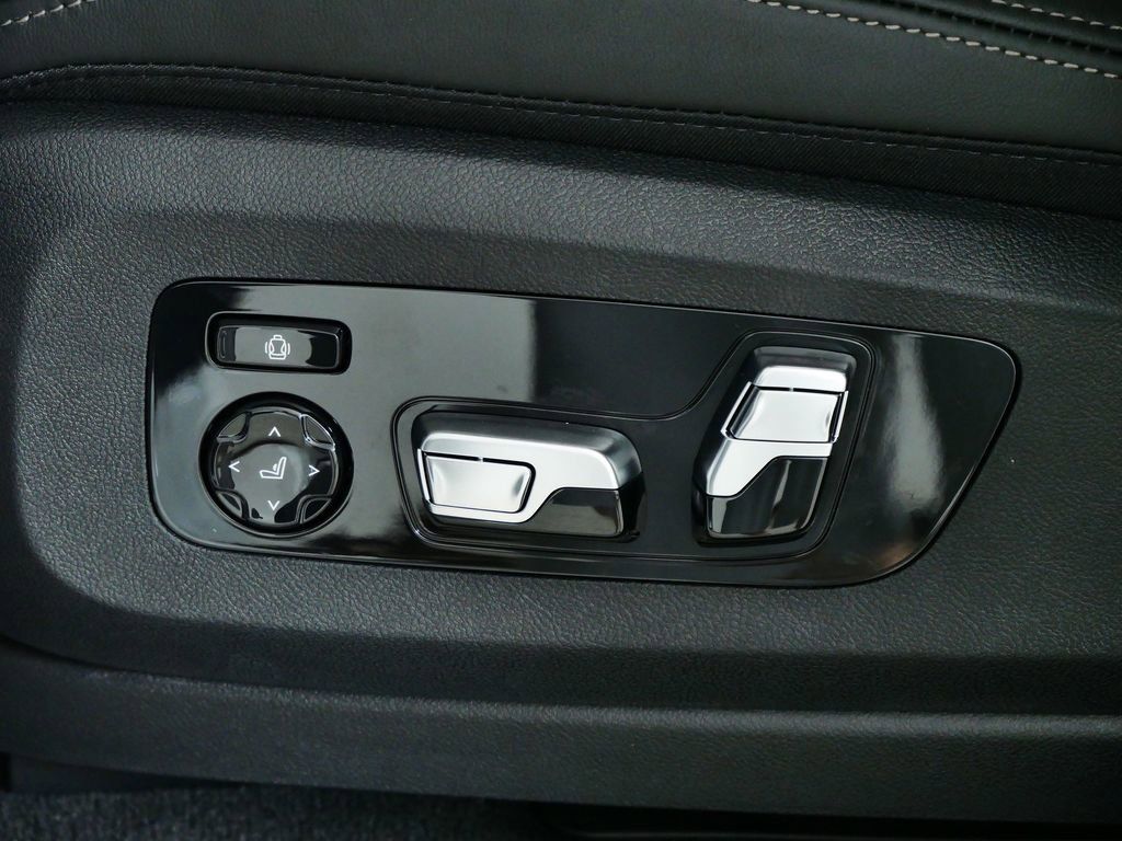 Thumbnail: 2026 BMW X5 - 37