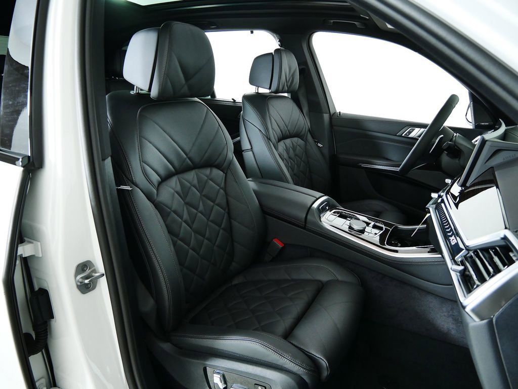 Thumbnail: 2026 BMW X5 - 10