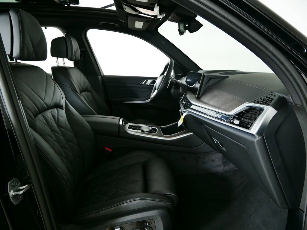 Thumbnail: 2026 BMW X5 - 9