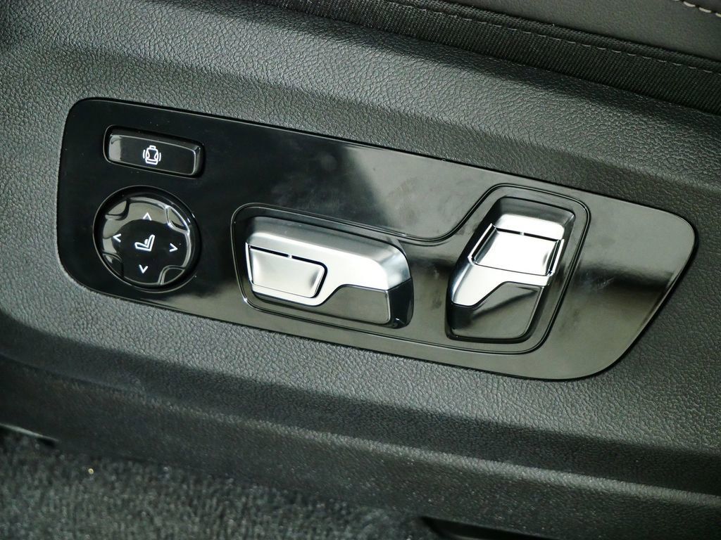 Thumbnail: 2026 BMW X5 - 40