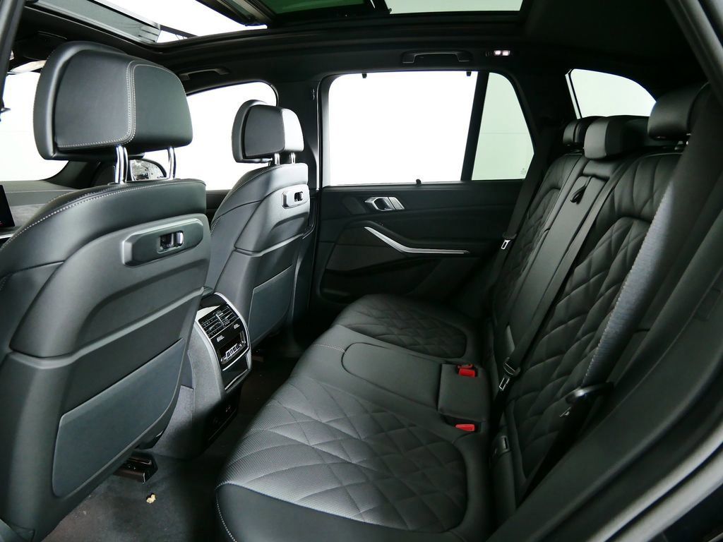 Thumbnail: 2026 BMW X5 - 34