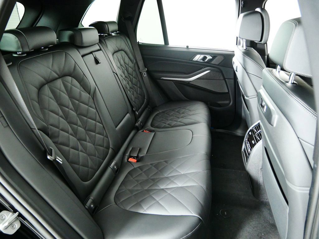 Thumbnail: 2026 BMW X5 - 31